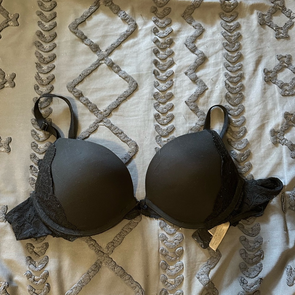 Elegant Black Lace Bra Victorias’s Secret Dream Angels Push Up Bra Size 36B